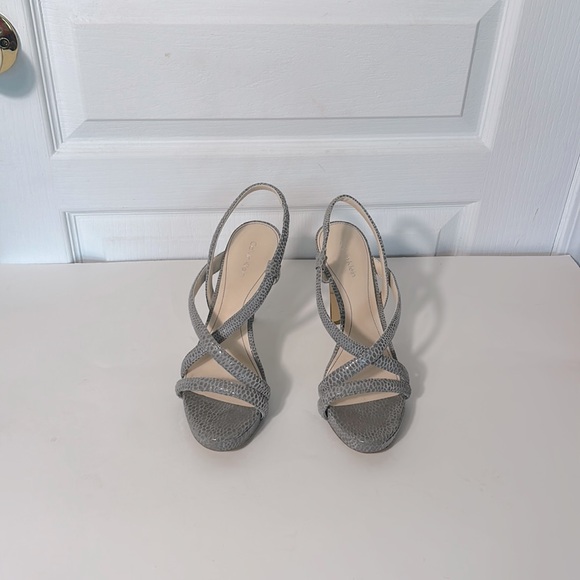 CALVIN KLEIN STRAPPY GRAY PIN HEELS SLIGHT PLATFORM GRAY IN SIZE 7.5 M - Picture 2 of 7